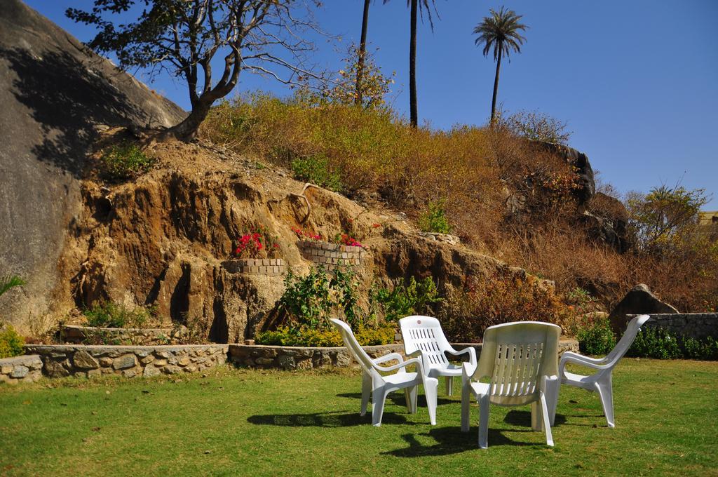 Hotel Oasis Mount Abu Exterior photo